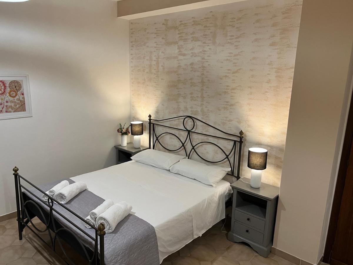 Casa Vacanze "Sautufao" Santa Venerina Bagian luar foto