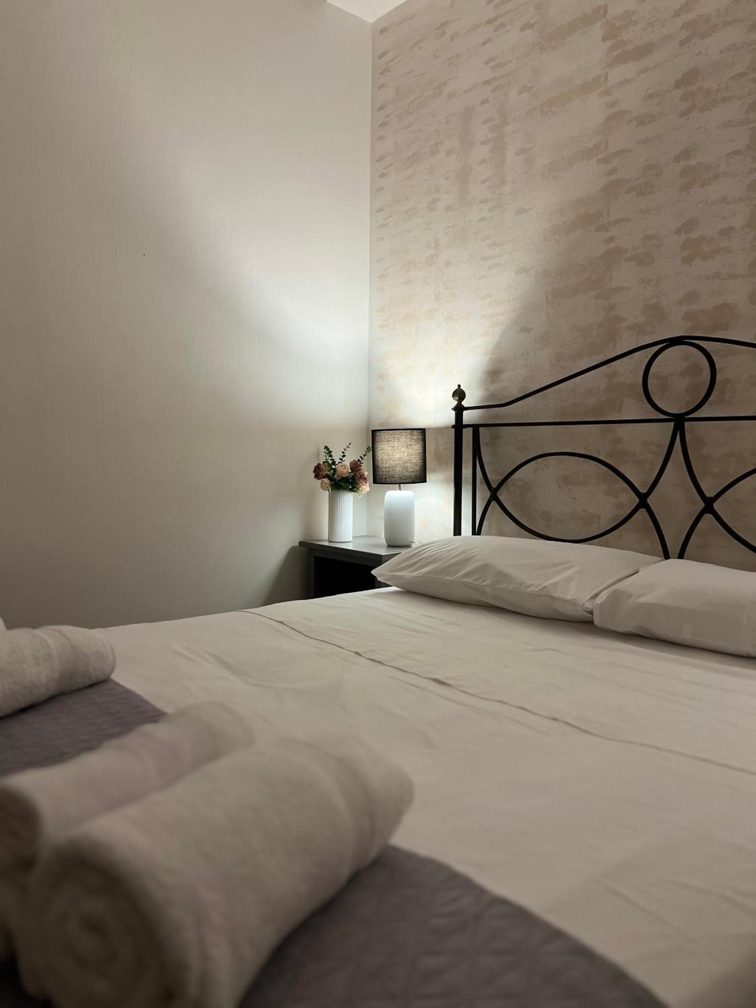 Casa Vacanze "Sautufao" Santa Venerina Bagian luar foto
