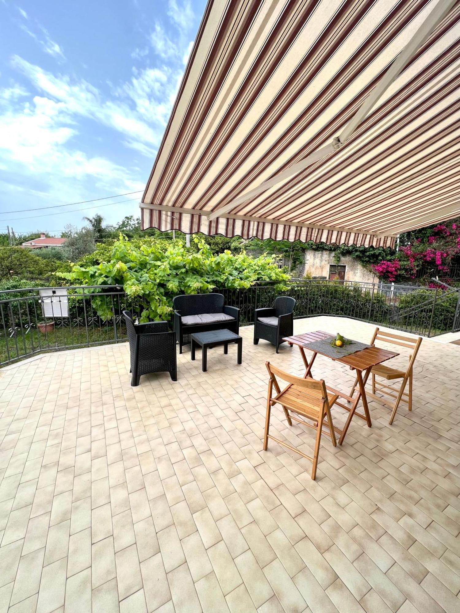 Casa Vacanze "Sautufao" Santa Venerina Bagian luar foto